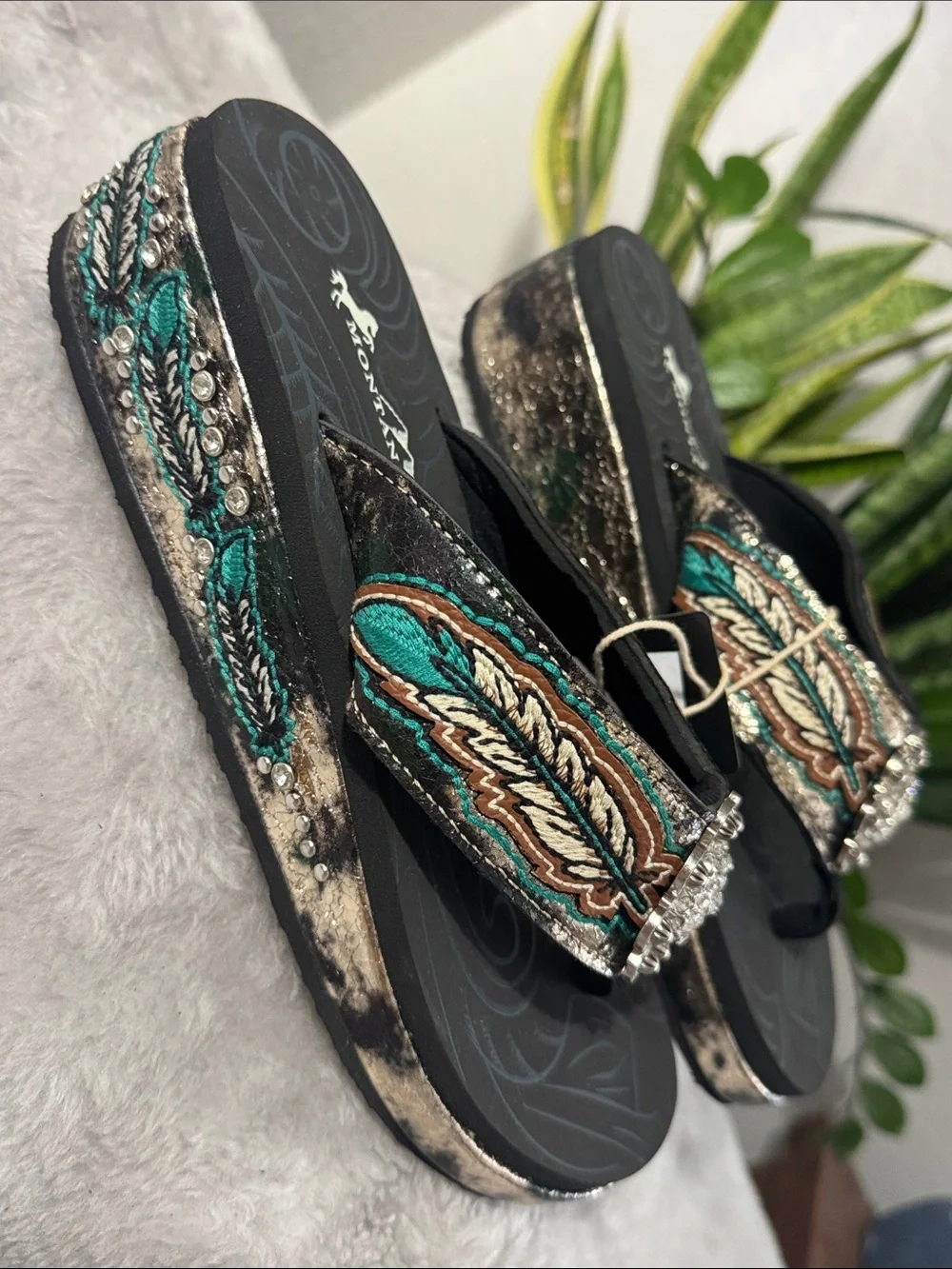 Montana West Black Embroidered Wedge Sandals & Rhinestone Center-New! Women's 9